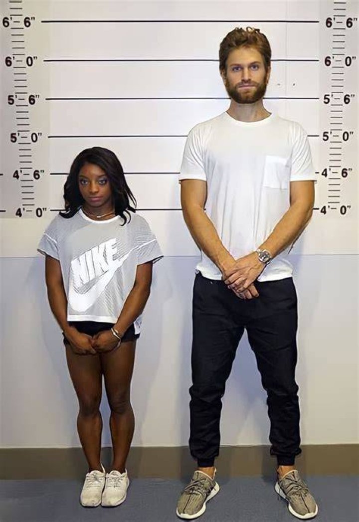 Simone Biles How Tall Is She Denyse Imojean