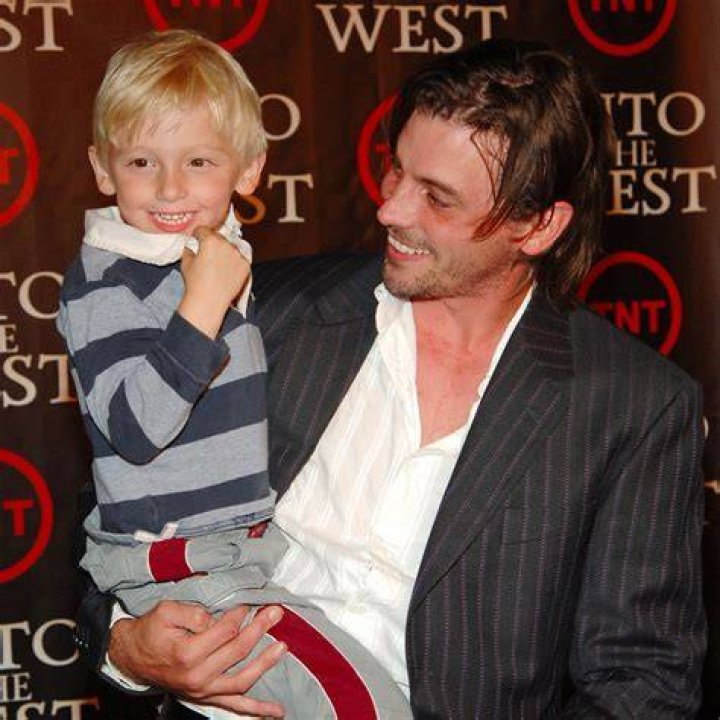 Skeet Ulrich y su hijo Jacob en el estreno de 'West Coast en el Oeste