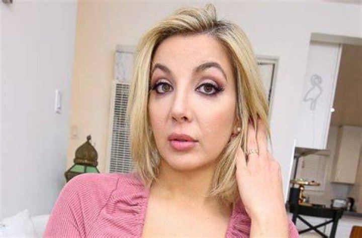 Sophia Deluxe Pictures (19 Images)