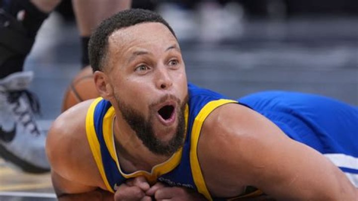 Steph Curry Promises 9YearOld He’ll Make Curry 5s for Girls Complex