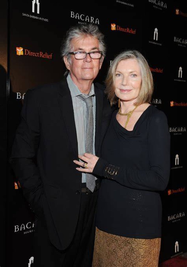 Susan Sullivan to Have Children' while Still Unmarried to