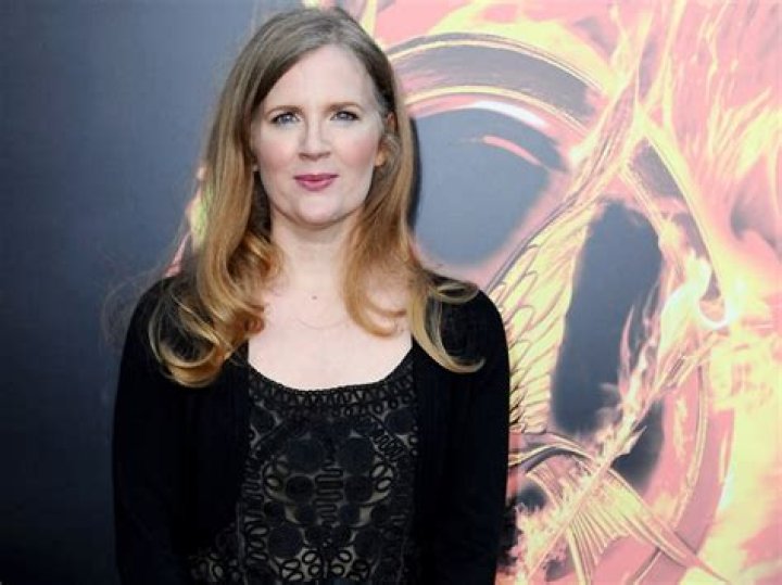 Suzanne Collins Biography Childhood, Life Achievements & Timeline