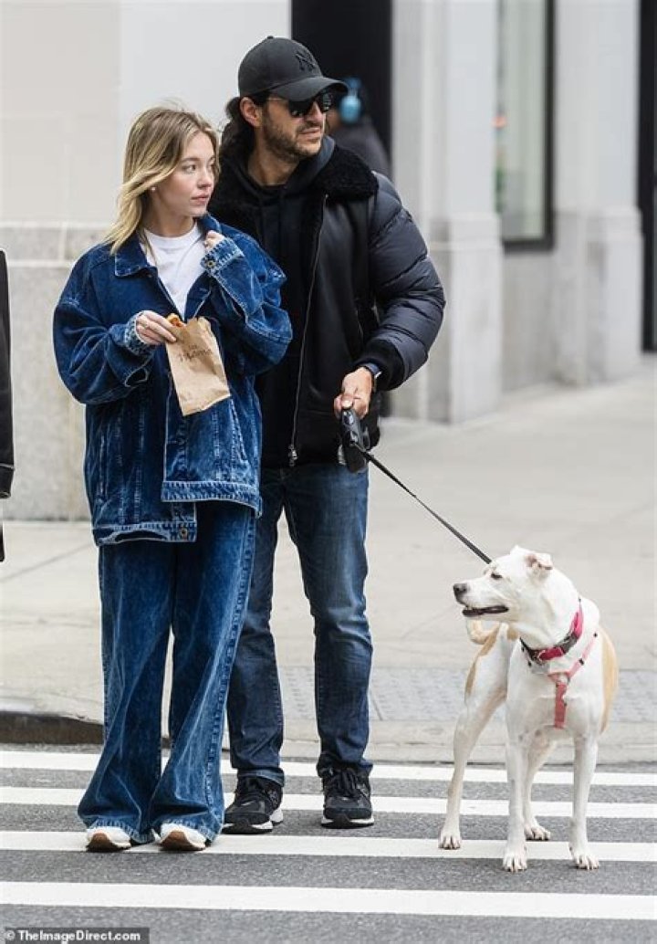 Sydney Sweeney&rsquo;s Fianc&eacute; Spotted For The First Time Amid Glen Powell