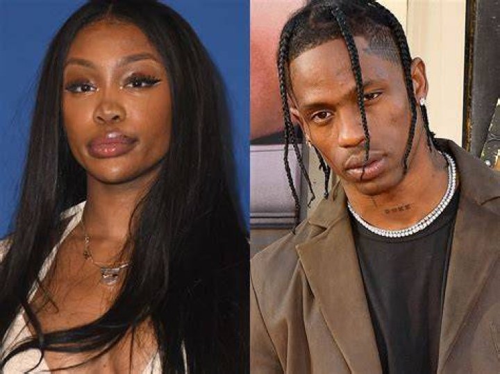 SZA begs fans to ask Travis Scott to perform with her because she doesn