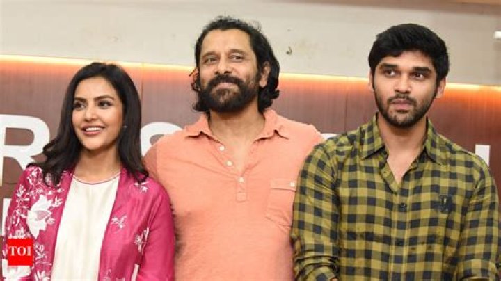 Tamil Film Actor Vikram Family Photos Chiyaan Vikram And Dhruv Visit