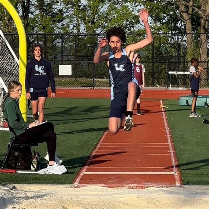 Teen athlete has hands, legs amputated after rare complication from the
