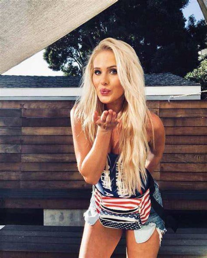 The Hottest Tomi Lahren Photos Barnorama