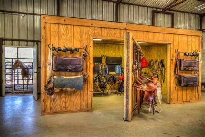The Tack Room Historic Barn Battlefield Bed & Breakfast