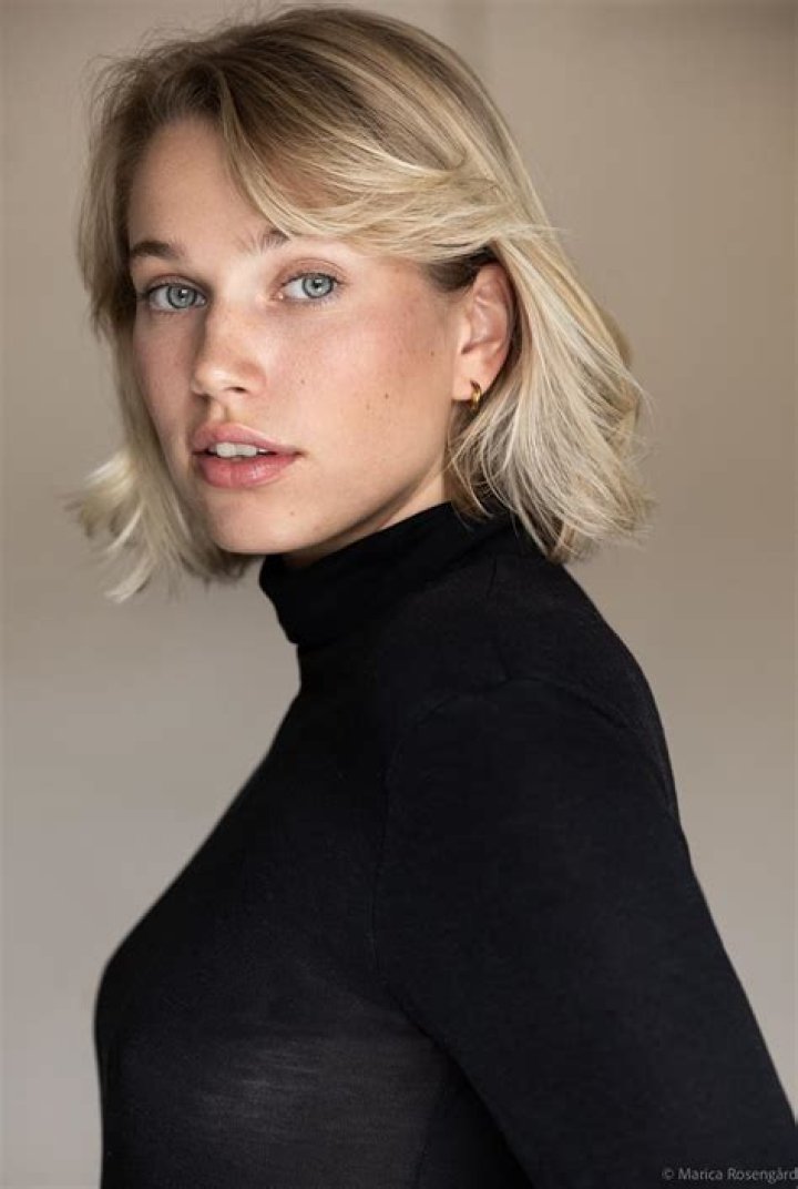 thea sofie loch næss on Instagram "SKADECROW (feather cloak by the