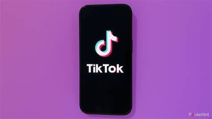 TikTok's Addison Rae Opens Up About Dating Amid Bryce Hall Rumors