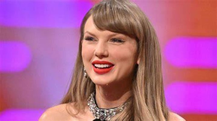 Times Taylor Swift Was So Tall Female celebrity fashion, Cher lloyd