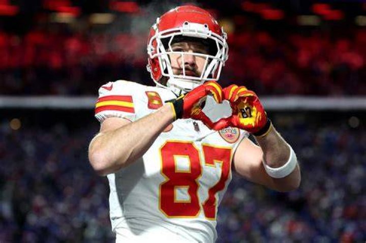 Travis Kelce Chiefs 4089x2726 Download HD Wallpaper WallpaperTip