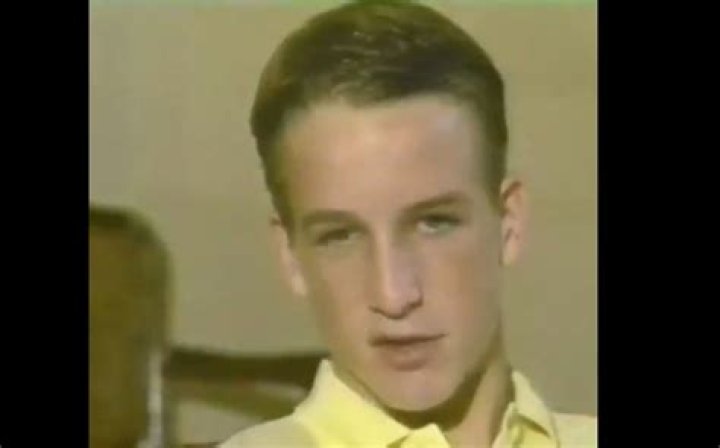 Twitter Flashback Captures a Very Young Peyton and Cooper Manning