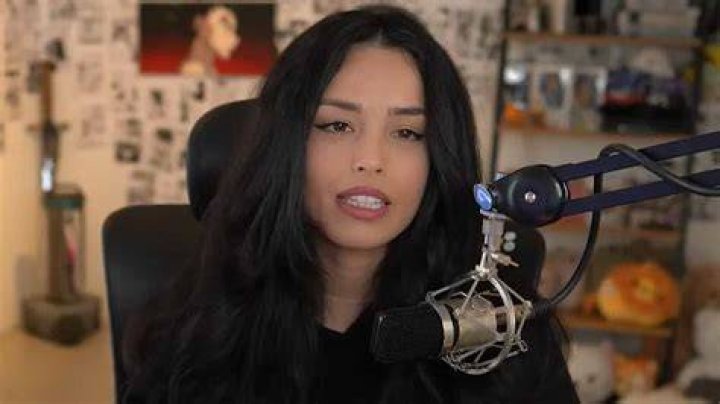 valkyrae talking about rflct
