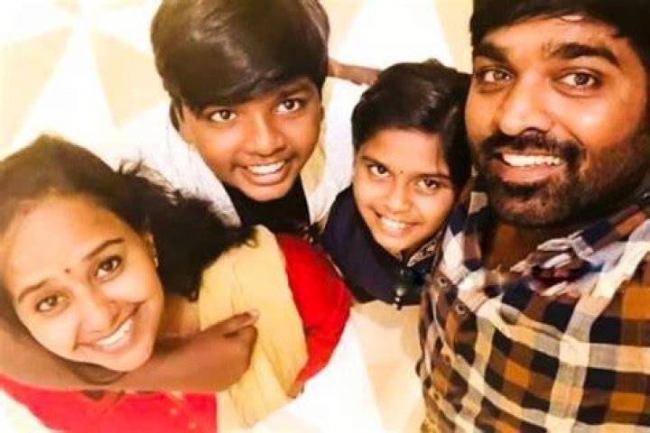 Vijay Sethupathi Family Pics & Facts About His Parents, Wife & Kids