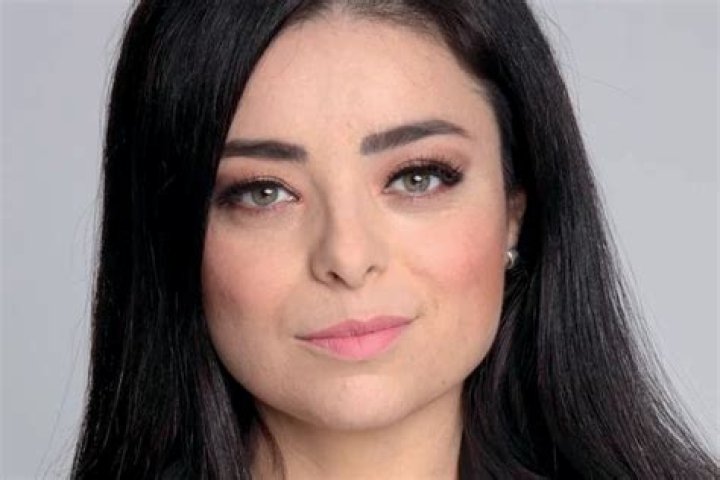 Violeta Isfel picture