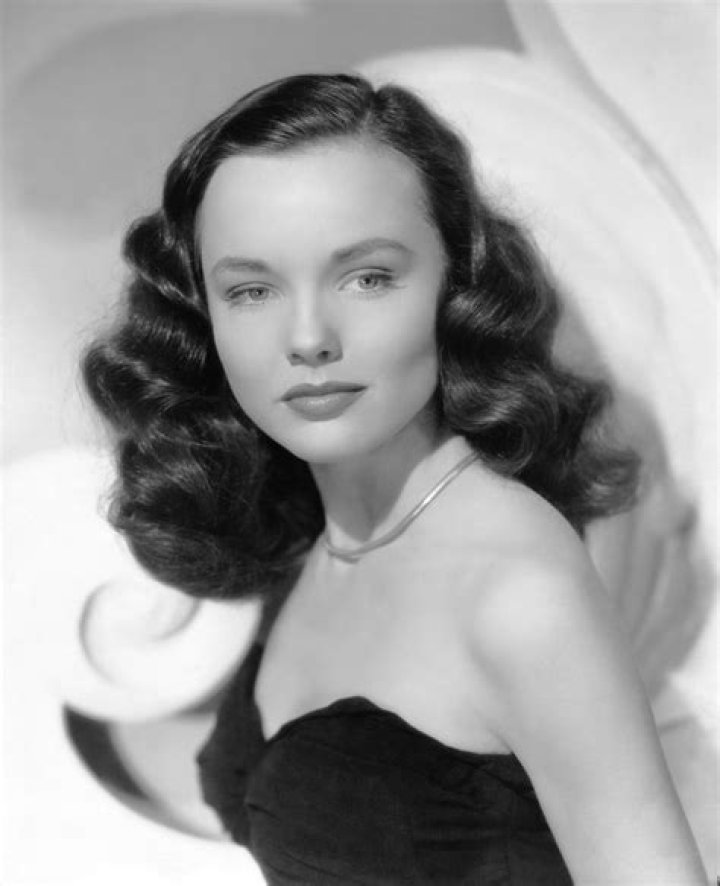 Wanda HendrixAnnex
