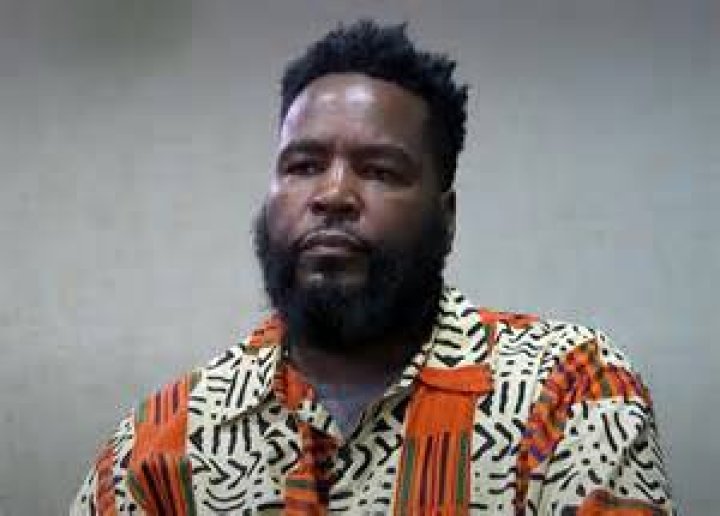 Watch Dr. Umar Johnson Make a Case for Having Two Wives Page 4 of 11