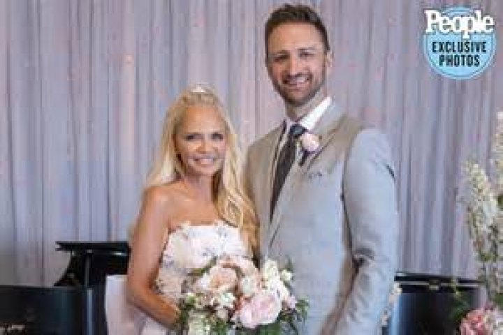 WeSmirch Kristin Chenoweth Is Married! Inside Her Pink Wedding to Josh