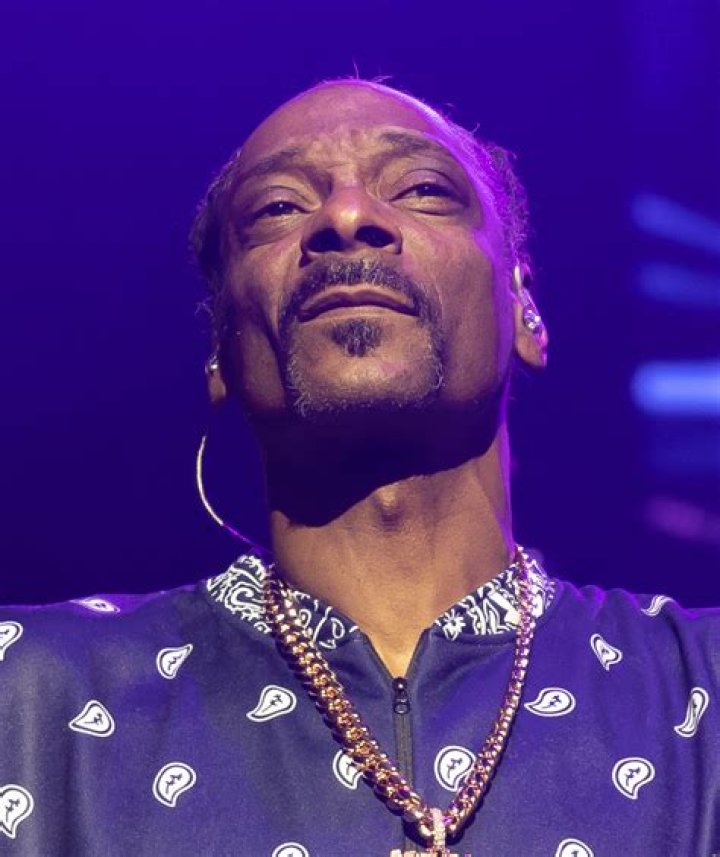 What Is Snoop Doggs Age, and Is He Older Than His Wife, Shante Broadus