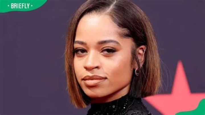 Who is Ella Mai parents?