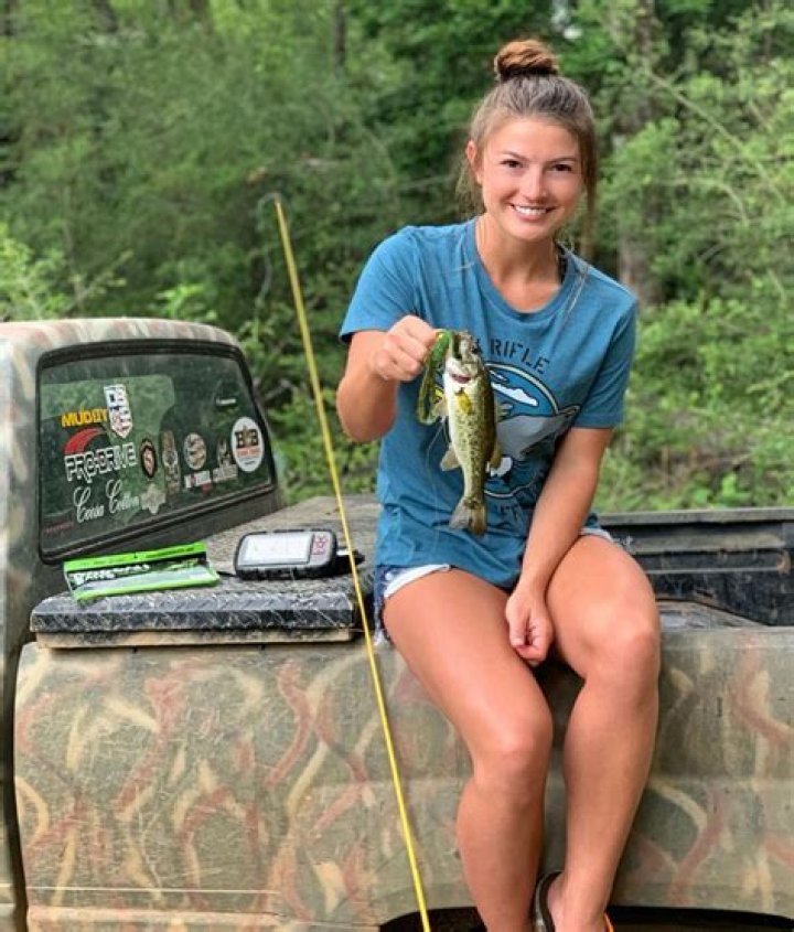 Who is Hannah Barron? Instagram, dating, bio Woman Magazine