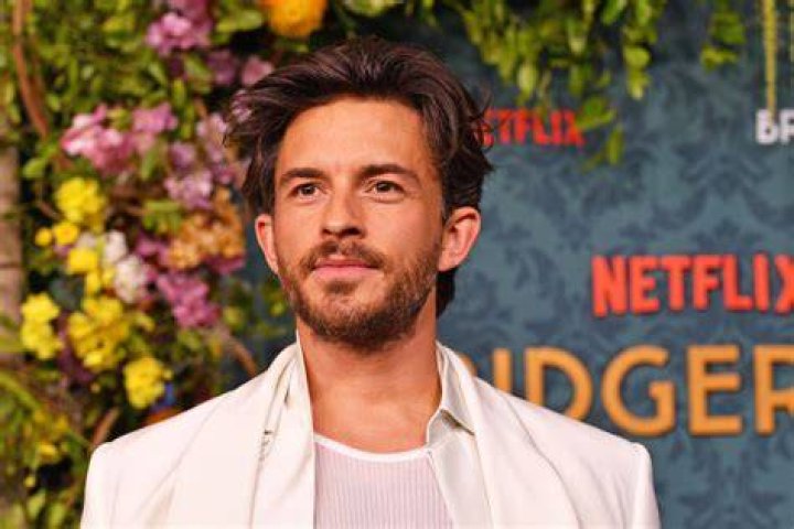 Who Is Jonathan Bailey&rsquo;s Partner? &lsquo;Bridgerton&rsquo; Star Says He's Dating a