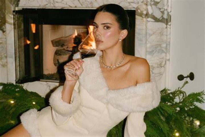 Who is Kendall Jenner Dating? Meet the Boyfriend Devin Booker!
