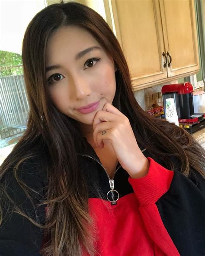 xChocoBars Net Worth How Much Money She Makes On Twitch & YouTube