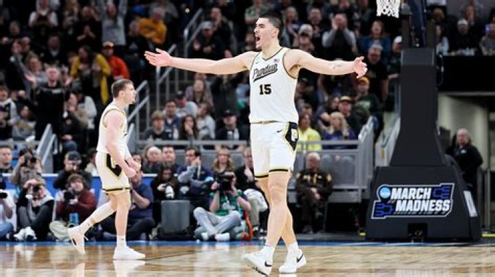 Yeah, Purdue’s Zach Edey is 74. Yeah, that’s really tall. But it’s