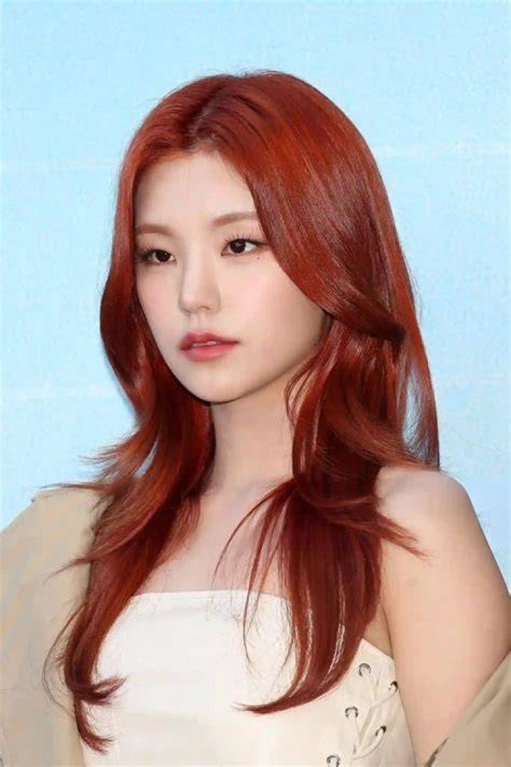 Yeji Profile, Age, Weight, Height, Facts Hallyu Idol