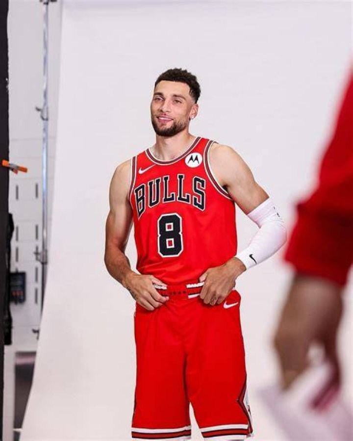 Zach LaVine Net Worth 2023 Stats Fathers Contract Gf Points IMPROVE