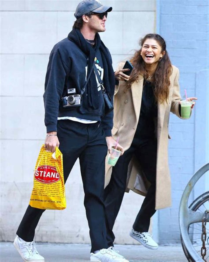 Zendaya & Jacob Elordi Go Shopping at a Flea Market with Her Mom