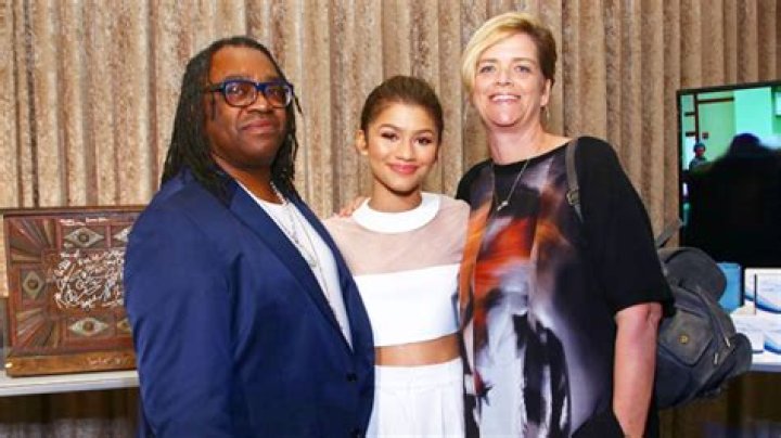 Zendaya&rsquo;s Parents Meet Her Supportive Mother & Father (2023)