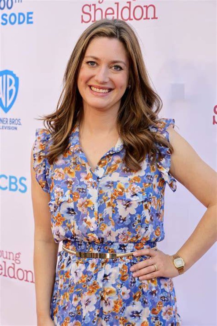 Zoe Perry's Impressive Earnings On Young Sheldon Salary Details Revealed