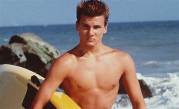 &Iacute;gy n&eacute;z ki ma Jeremy Jackson, a Baywatch Hobieja