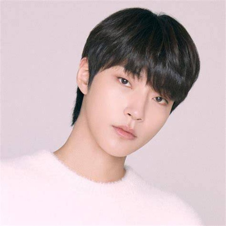 ฮวังอินยอบ (Hwang In Yeop) เขียนจดหมายจากใจเพื่อขอบคุณแฟน ๆ สำหรับความ