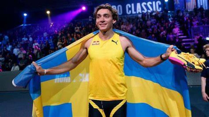 210704 Armand Duplantis of Sweden and his girlfriend Desire Inglander